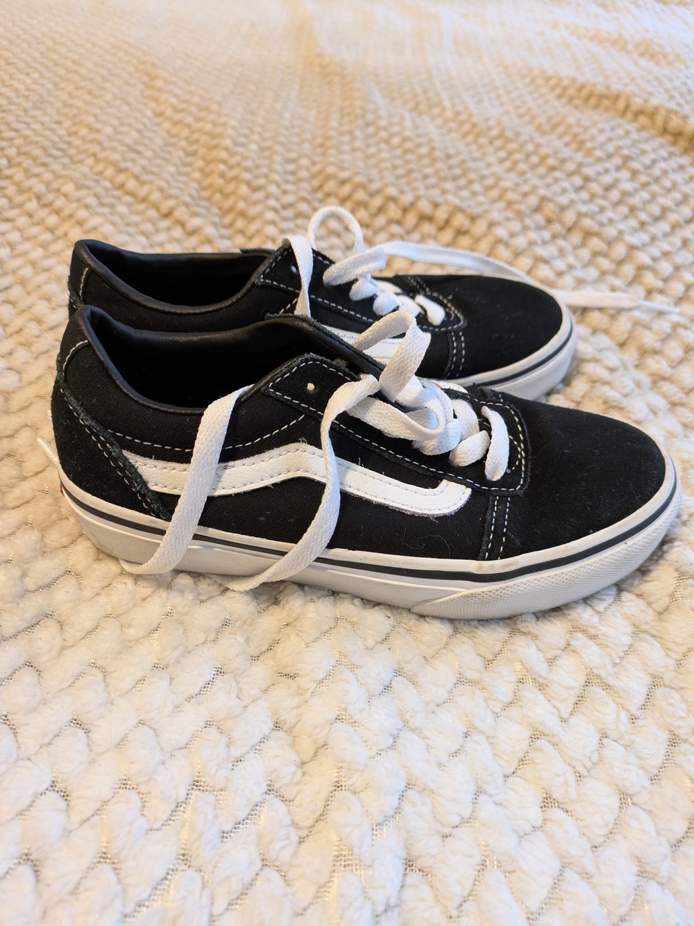 Vans Kids Black & White Low-Top Skate Sneakers